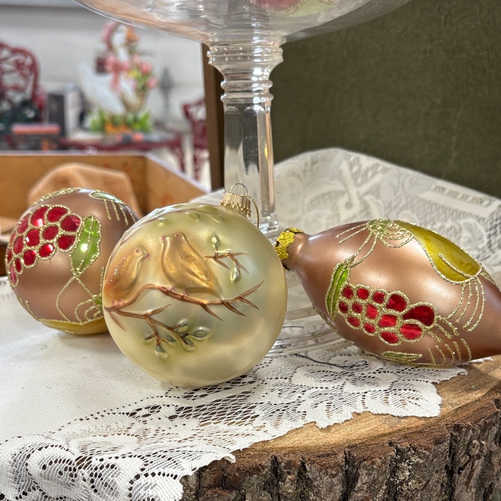 Elegant Holiday Glass Ornament Set with Birds and Vintage Stained Glass Fruit